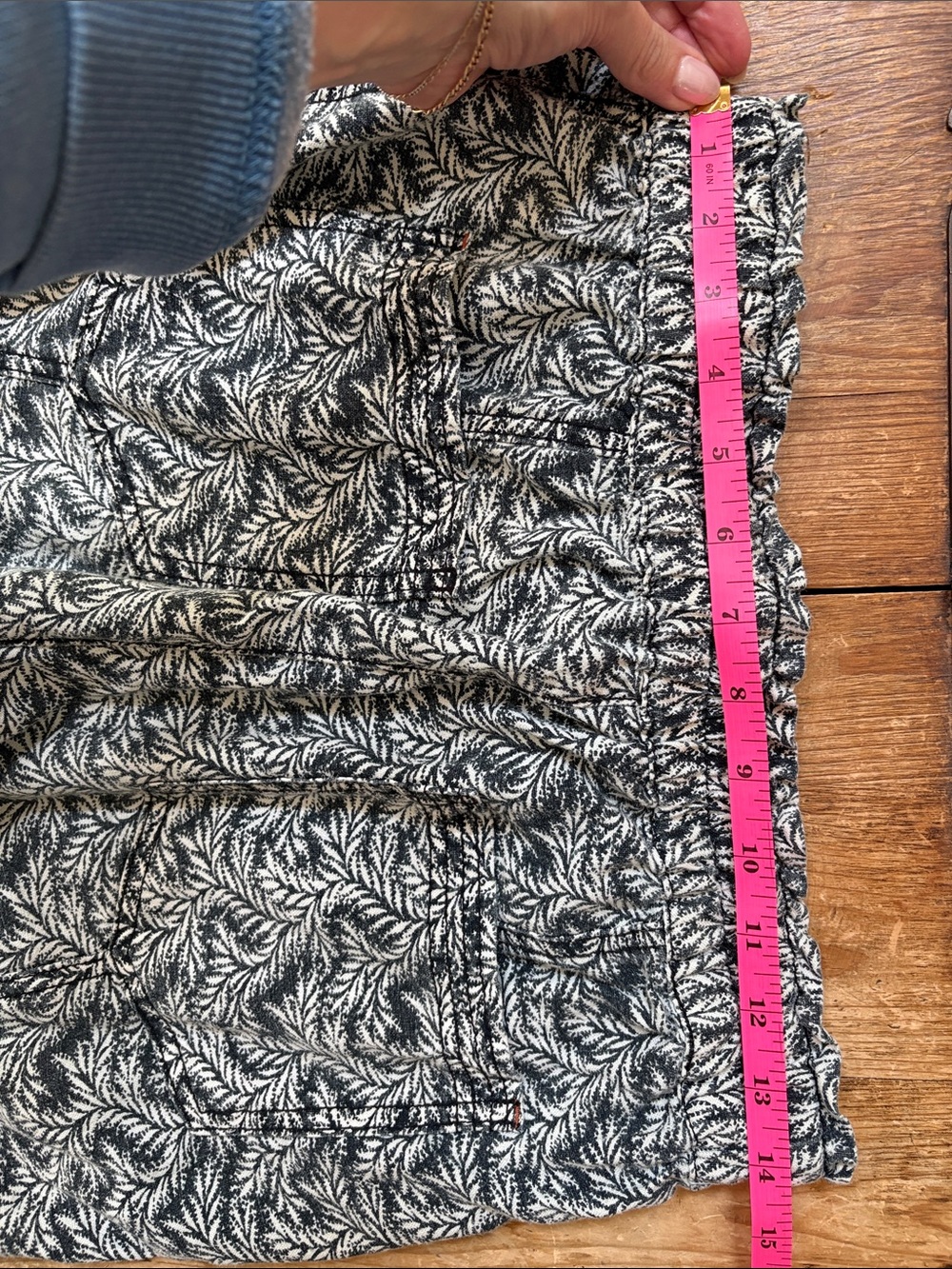 Anthropologie Black & White Leaf-Print Linen Drawstring Joggers - Picture 7 of 7